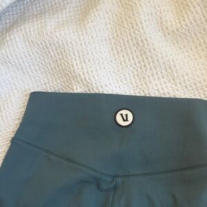 Vuori fleece lined teel leggings